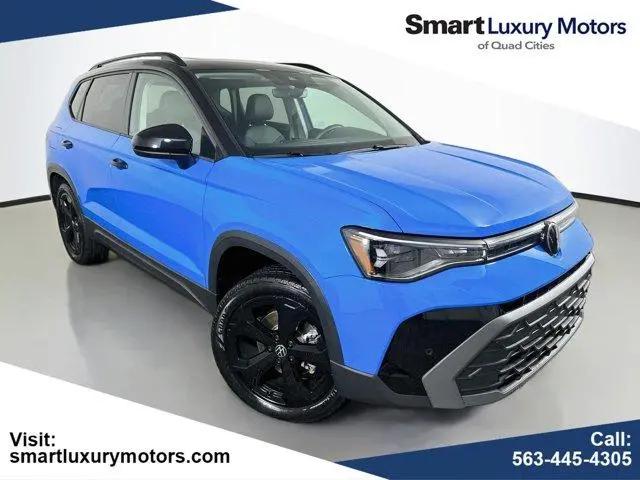 2025 Volkswagen Taos 1.5T SE Black for sale in Davenport, IA