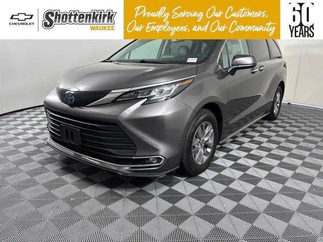 2023 Toyota Sienna XLE for sale in Waukee, IA