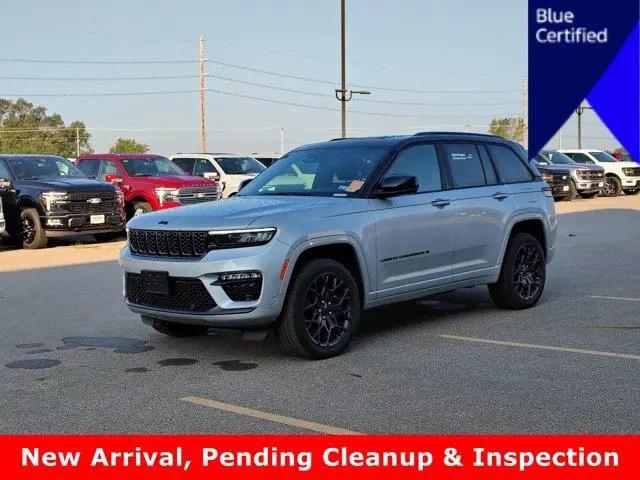 2025 Jeep Grand Cherokee Summit 4x4 for sale in Granger, IA