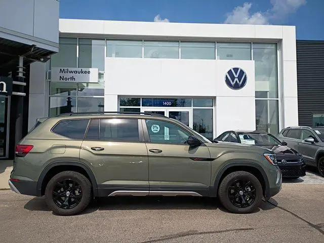 2024 Volkswagen Atlas 2.0T Peak Edition SE w/Technology for sale in Glendale, WI