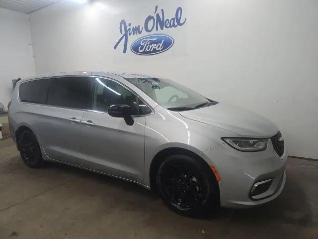 2024 Chrysler Pacifica Touring L for sale in Sellersburg, IN