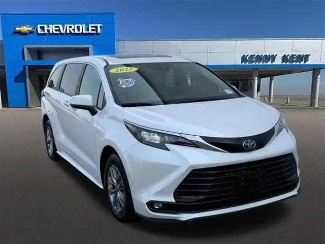 2025 Toyota Sienna XLE for sale in Evansville, IN