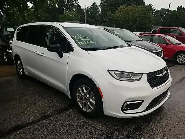 2024 Chrysler Pacifica Touring L for sale in Quincy, IL