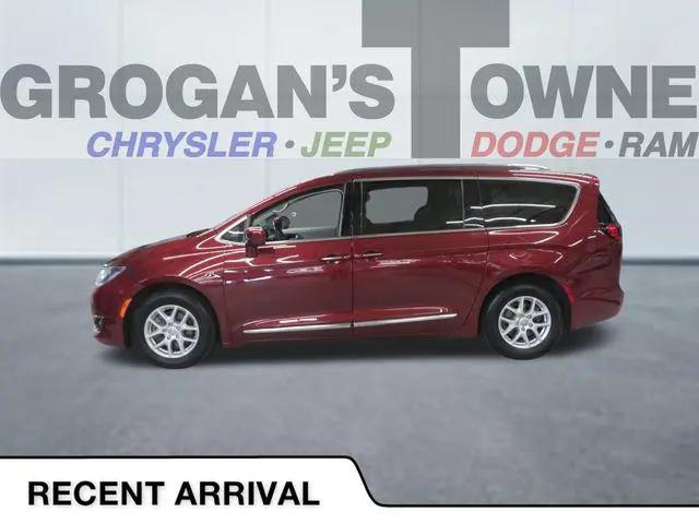 2020 Chrysler Pacifica Touring L for sale in Toledo, OH