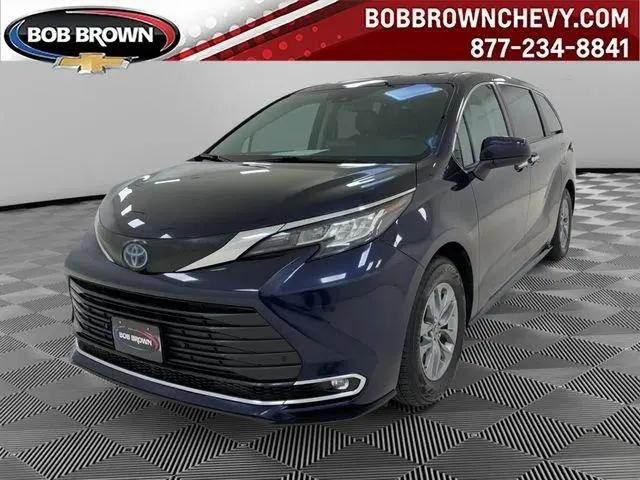 2022 Toyota Sienna XLE for sale in Urbandale, IA