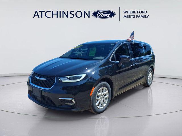 2024 Chrysler Pacifica Touring L for sale in Belleville, MI