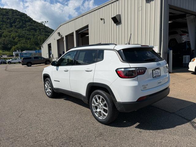 2023 Jeep Compass Latitude Lux FWD
