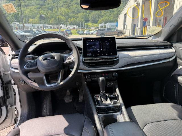 2023 Jeep Compass Latitude Lux FWD