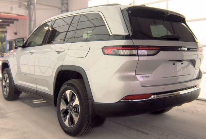 2022 Jeep Grand Cherokee 4xe Limited 4x4 2022 Jeep Grand Cherokee 4xe Limited 4x4