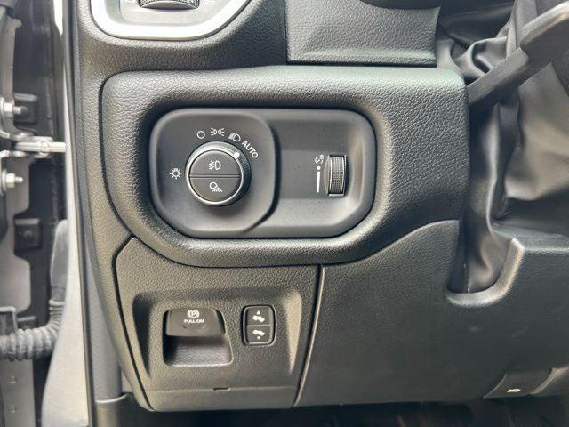 2023 Ram 1500 Big Horn Crew Cab 4x4 57 Box