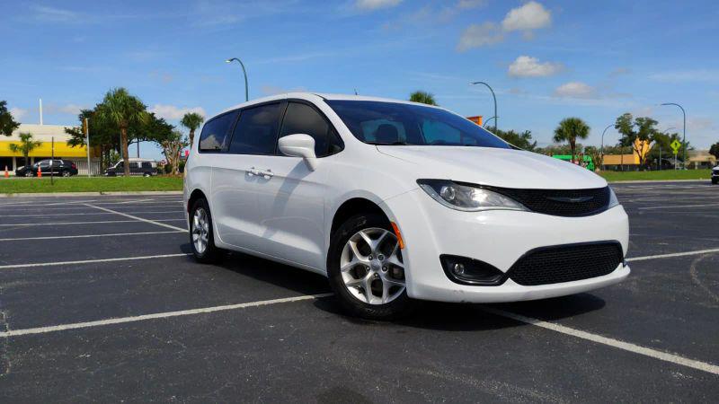 2019 Chrysler Pacifica Touring Plus for sale in Orlando, FL