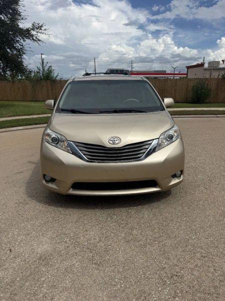 2011 Toyota Sienna XLE V6 for sale in Cypress, TX