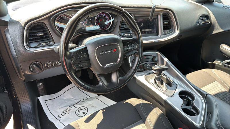 2022 Dodge Challenger SXT