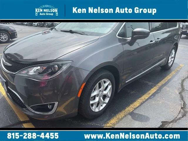 2020 Chrysler Pacifica 35th Anniversary Touring L for sale in Dixon, IL