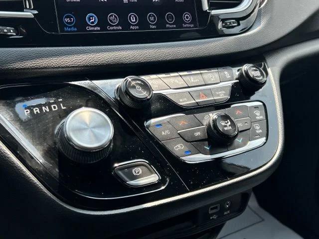 2020 Chrysler Pacifica 35th Anniversary Touring L