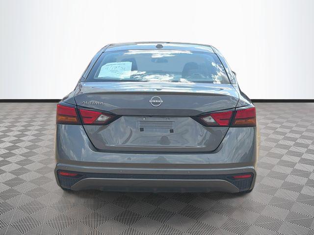 2025 Nissan Altima SV - Photo 6