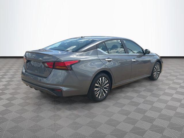 2025 Nissan Altima SV - Photo 7