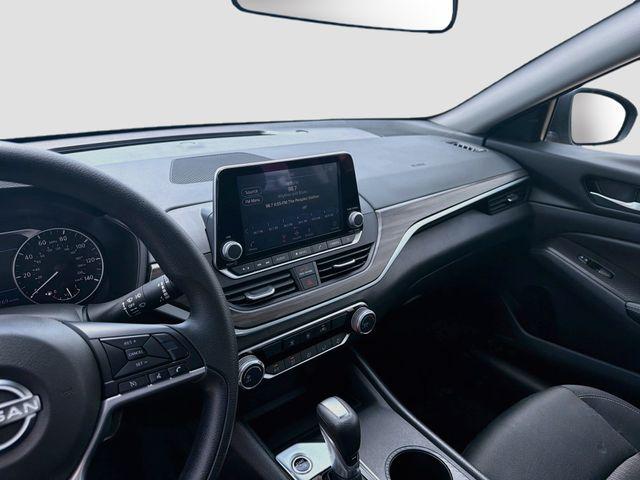2025 Nissan Altima SV - Photo 9