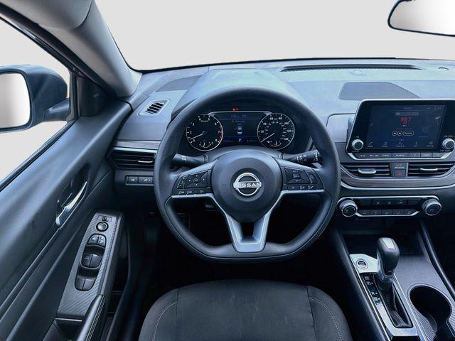 2025 Nissan Altima SV - Photo 22