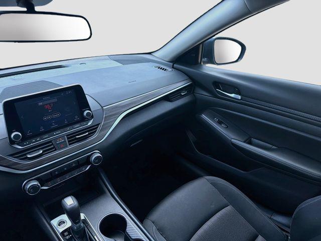 2025 Nissan Altima SV - Photo 23