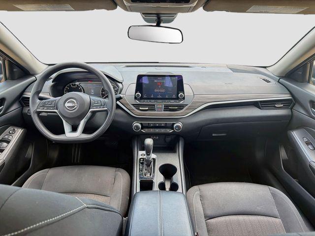 2025 Nissan Altima SV - Photo 24