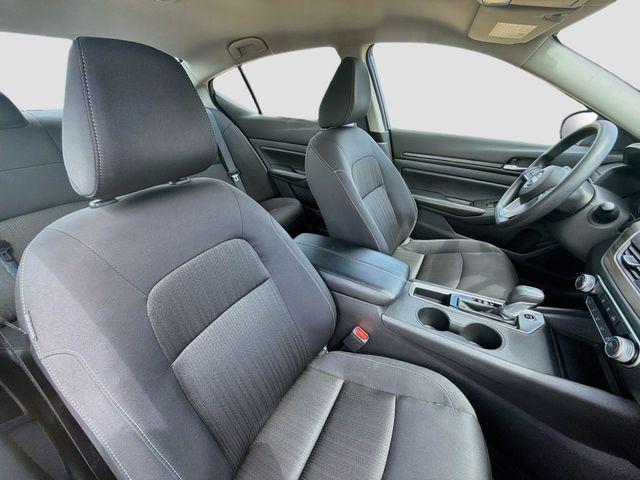 2025 Nissan Altima SV - Photo 30