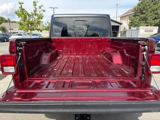2022 Jeep Gladiator Overland