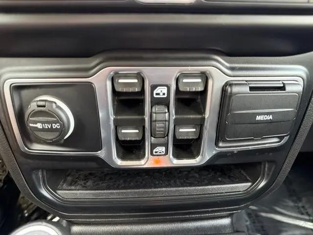 2022 Jeep Gladiator Overland