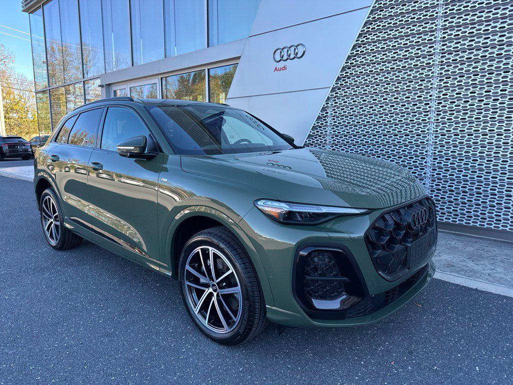 District Green Metallic 2026 Audi Q5 SUV / Crossover All-Wheel Drive Automatic