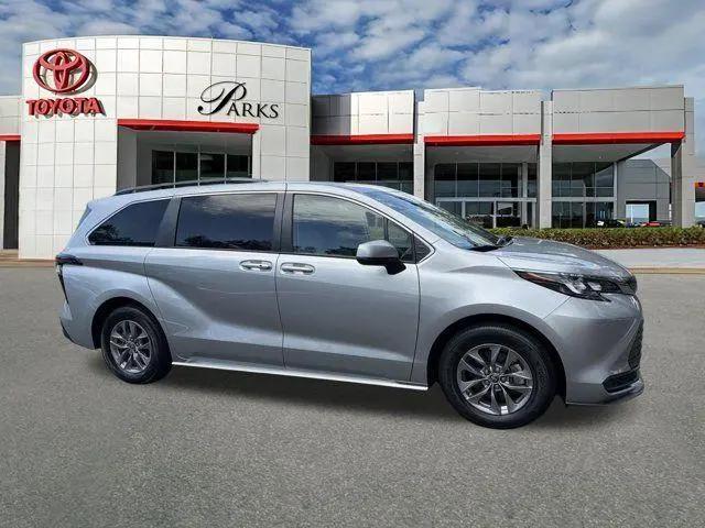 2024 Toyota Sienna LE for sale in DeLand, FL