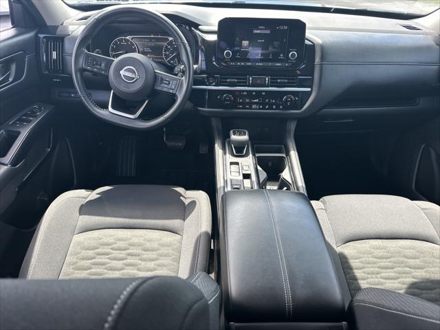 2025 Nissan Pathfinder SV FWD