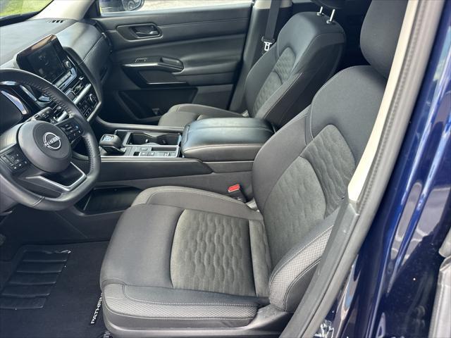 2025 Nissan Pathfinder SV FWD