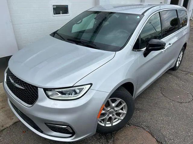 2024 Chrysler Pacifica Touring for sale in Kent, OH