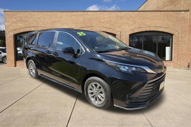 2025 Toyota Sienna LE for sale in State College, PA