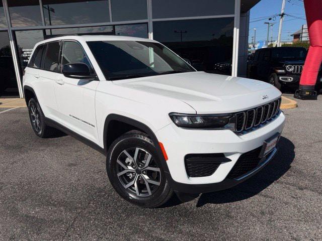 2027 Jeep Grand Cherokee GRAND CHEROKEE LAREDO 4X4 2027 Jeep Grand Cherokee GRAND CHEROKEE LAREDO 4X4