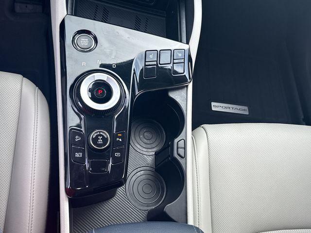 2025 Kia Sportage EX Hybrid - Photo 11