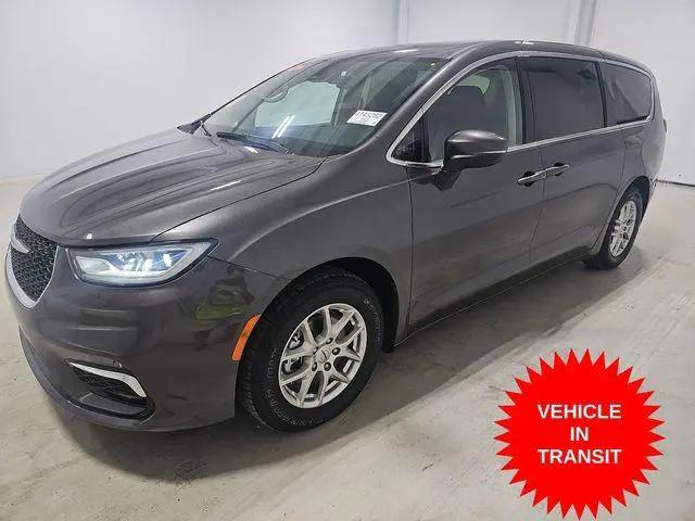 2023 Chrysler Pacifica Touring L for sale in Plainfield, IN