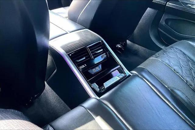 2021 BMW M8 Standard