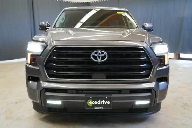 2024 Toyota Sequoia SR5