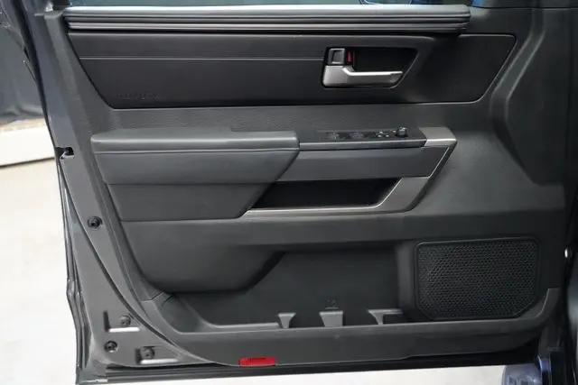 2024 Toyota Sequoia SR5