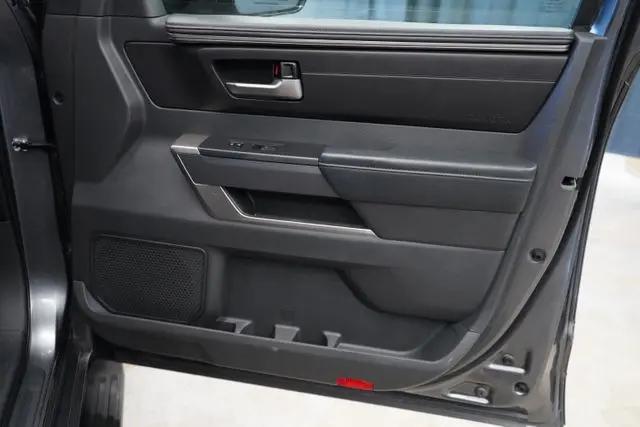 2024 Toyota Sequoia SR5