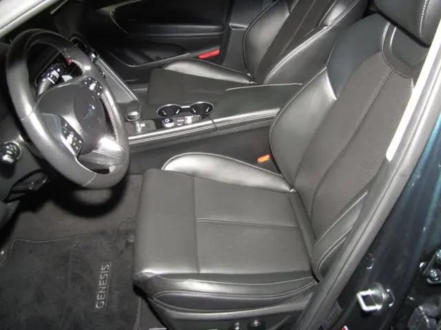 2023 Genesis G70 2.0T RWD