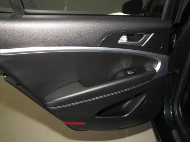 2023 Genesis G70 2.0T RWD