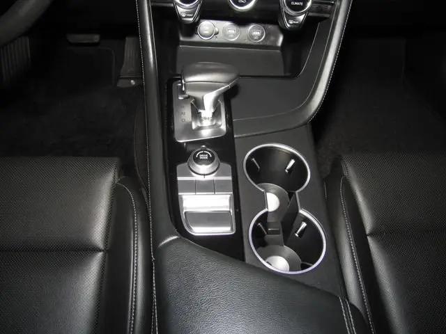 2023 Genesis G70 2.0T RWD