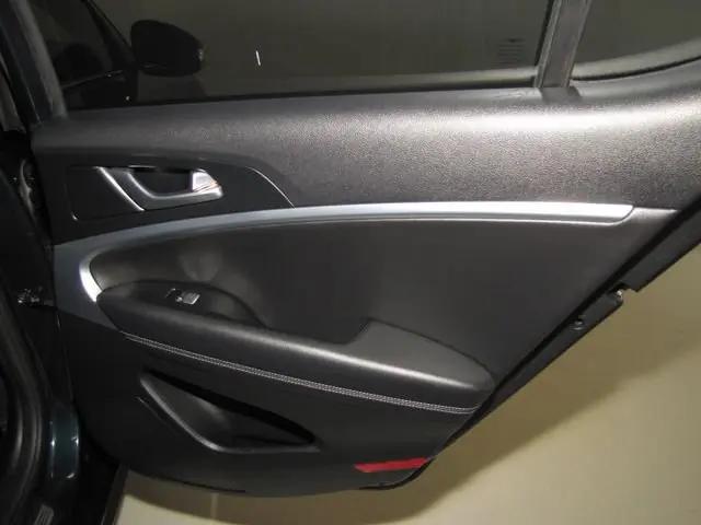 2023 Genesis G70 2.0T RWD