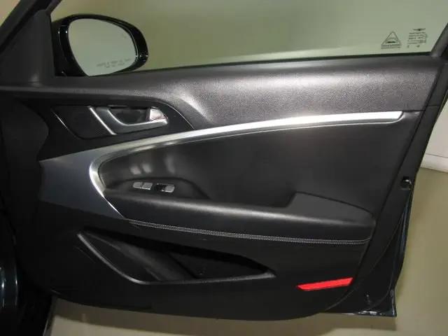 2023 Genesis G70 2.0T RWD