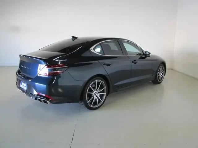 2023 Genesis G70 2.0T RWD