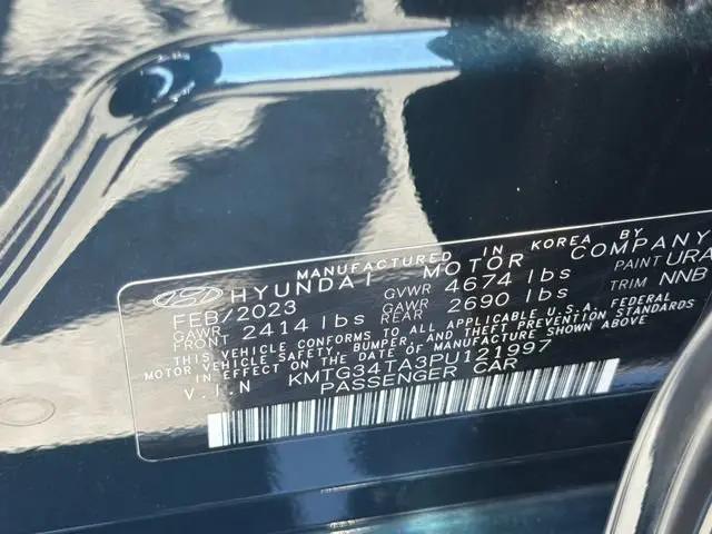 2023 Genesis G70 2.0T RWD