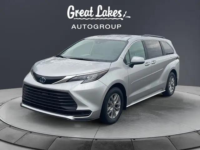 2025 Toyota Sienna LE for sale near Findlay, OH