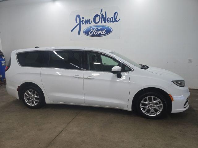 2023 Chrysler Pacifica Touring L for sale in Sellersburg, IN